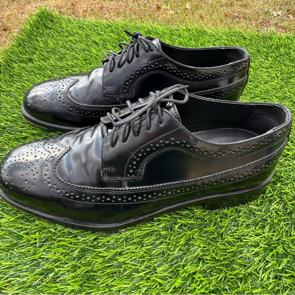 Nunn Bush black patent leather wingtip oxfords
  Shoes Size 10